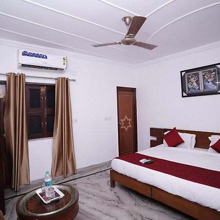 Hotel Lecston @Yashobhoomi Dwarka Sector - 25 Metro Station Delhi  Buitenkant foto