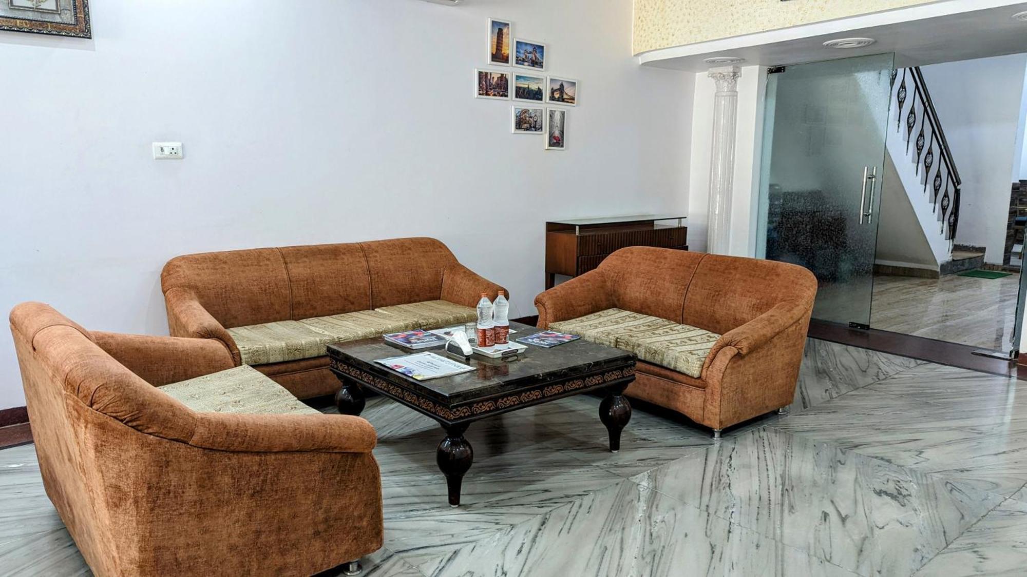 Hotel Lecston @Yashobhoomi Dwarka Sector - 25 Metro Station Delhi  Buitenkant foto