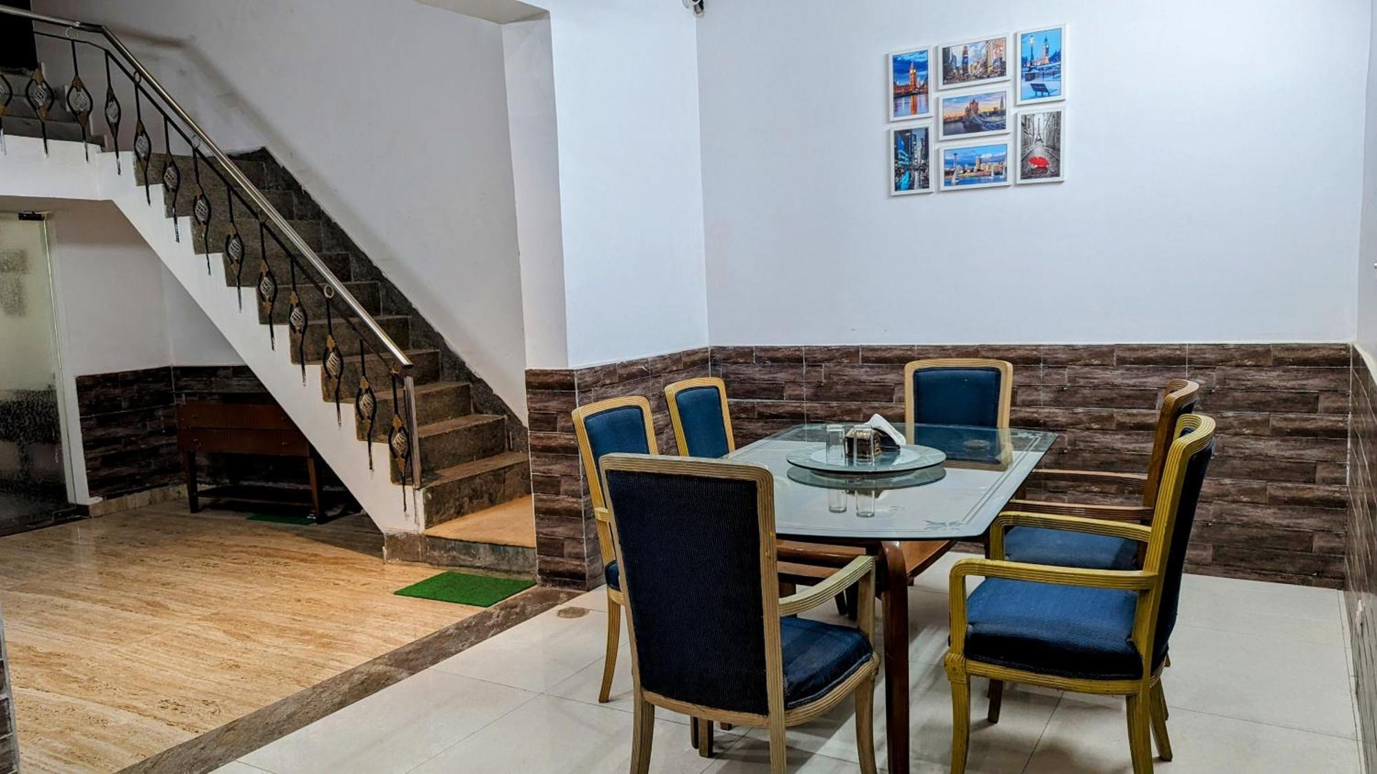 Hotel Lecston @Yashobhoomi Dwarka Sector - 25 Metro Station Delhi  Buitenkant foto