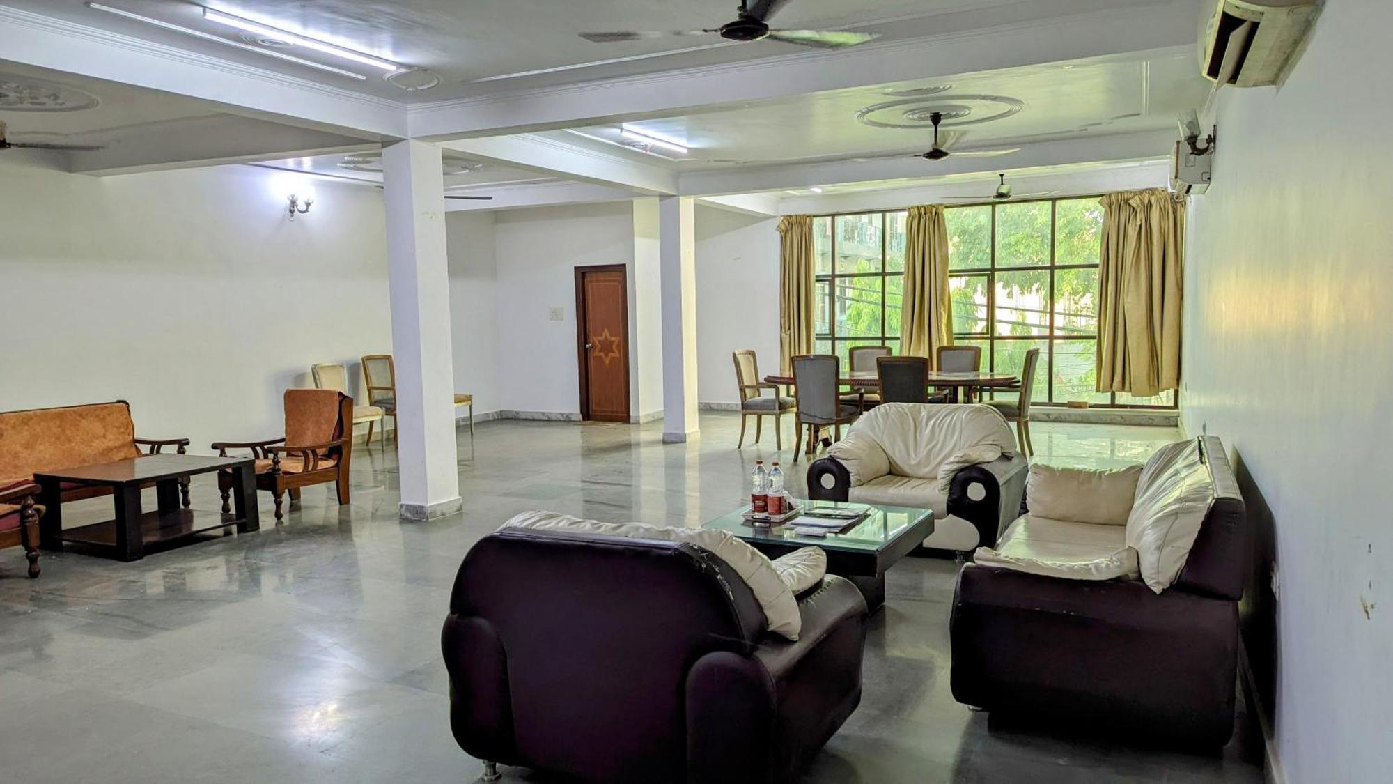 Hotel Lecston @Yashobhoomi Dwarka Sector - 25 Metro Station Delhi  Buitenkant foto