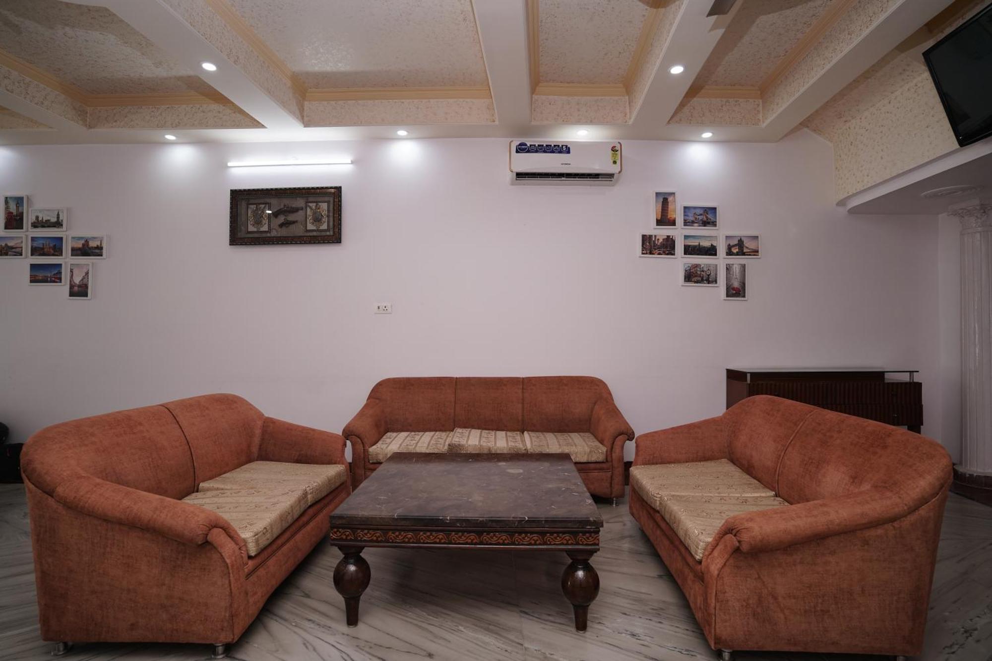 Hotel Lecston @Yashobhoomi Dwarka Sector - 25 Metro Station Delhi  Buitenkant foto