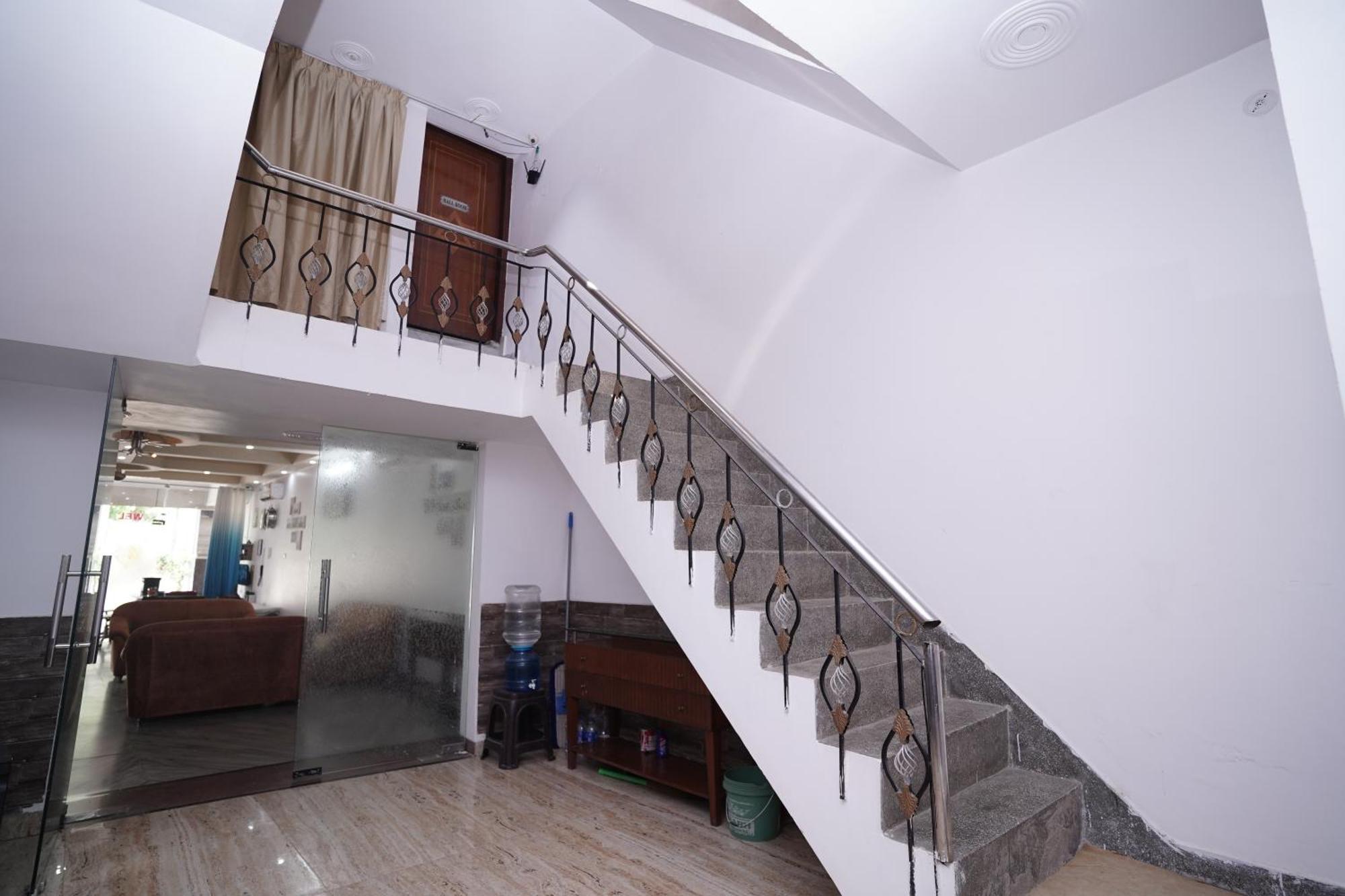 Hotel Lecston @Yashobhoomi Dwarka Sector - 25 Metro Station Delhi  Buitenkant foto