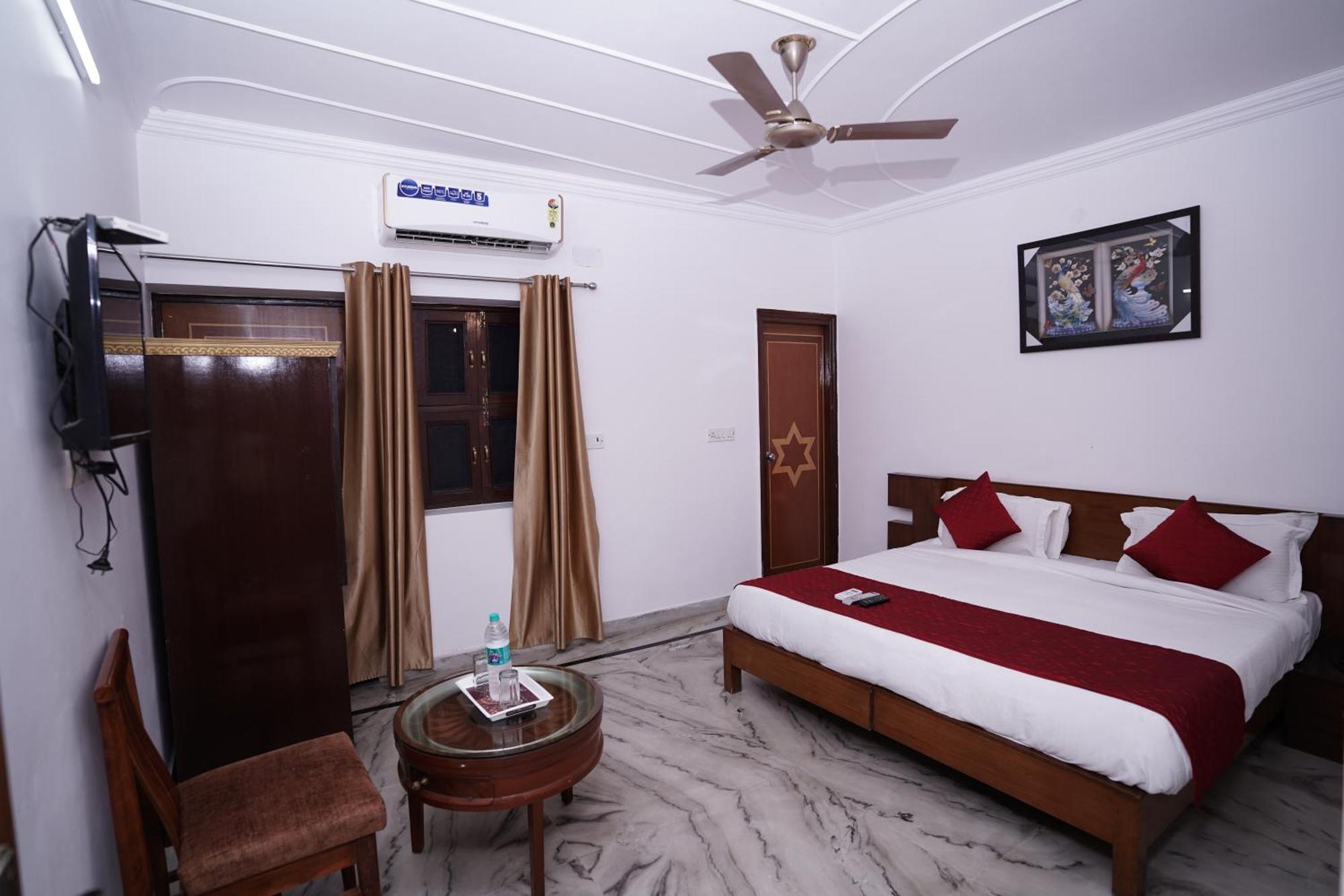 Hotel Lecston @Yashobhoomi Dwarka Sector - 25 Metro Station Delhi  Buitenkant foto