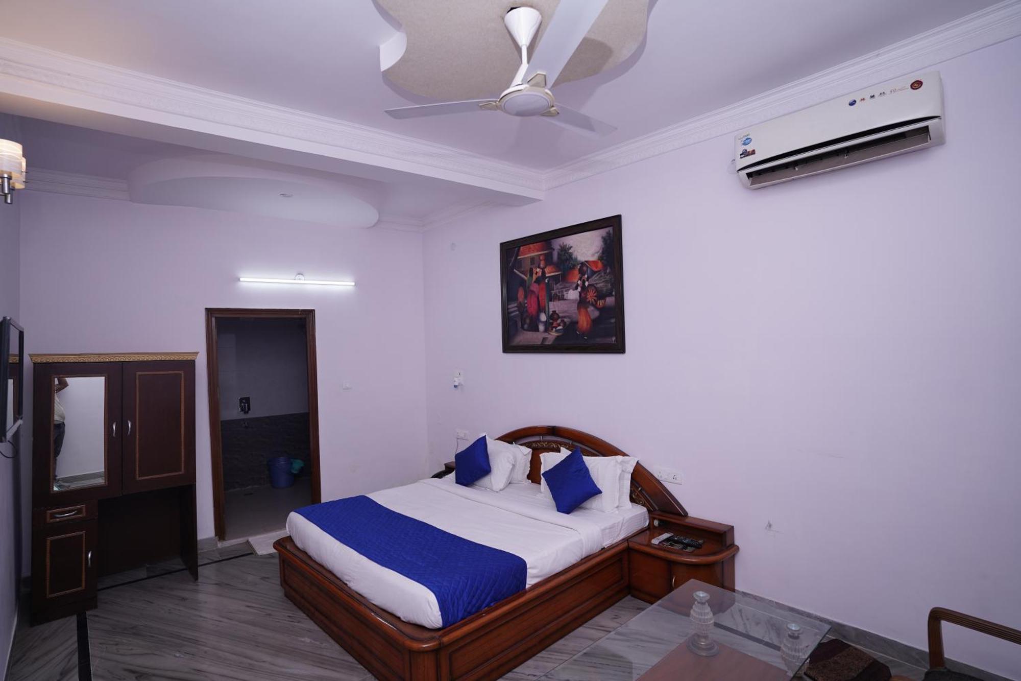 Hotel Lecston @Yashobhoomi Dwarka Sector - 25 Metro Station Delhi  Buitenkant foto