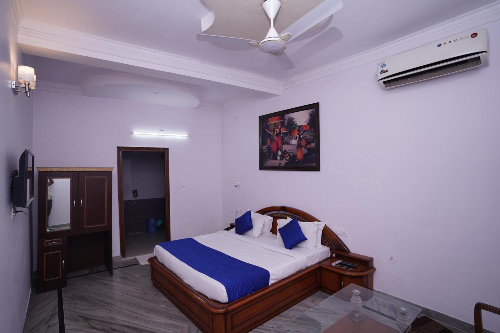 Hotel Lecston @Yashobhoomi Dwarka Sector - 25 Metro Station Delhi  Buitenkant foto