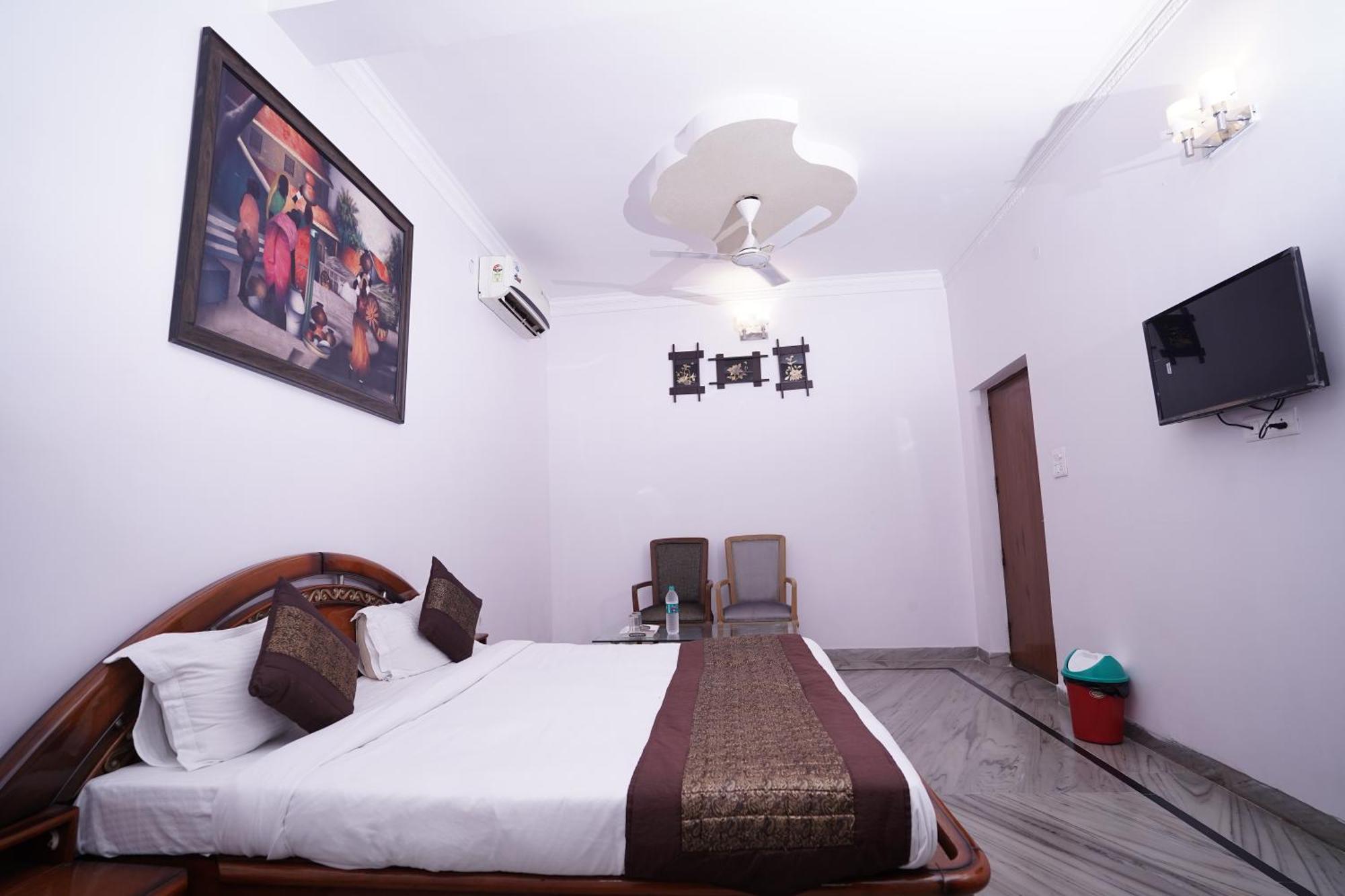 Hotel Lecston @Yashobhoomi Dwarka Sector - 25 Metro Station Delhi  Buitenkant foto